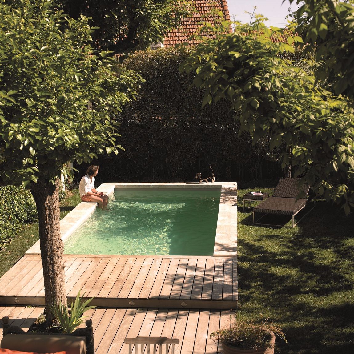 piscine homme jardin