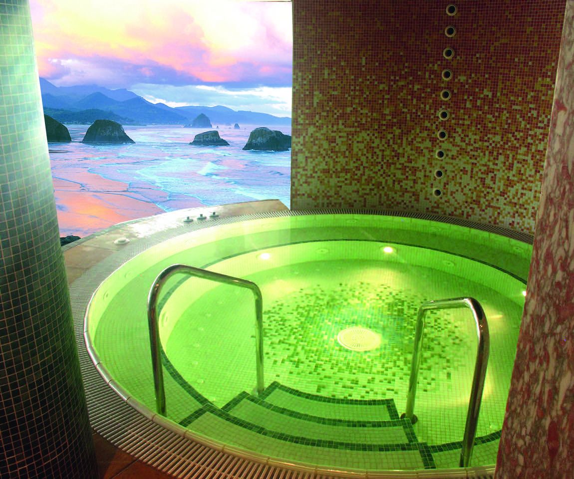jacuzzi de luxe avec vue sur mer