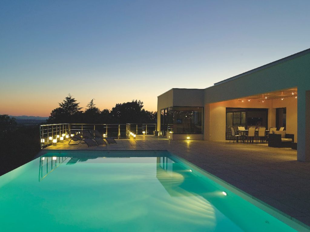 piscine led carré bleu